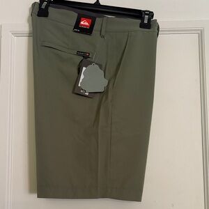 Quiksilver Men's Sage Green Flat Front Shorts